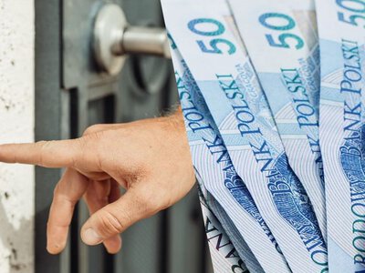 В Польше домой могут прийти инспекторы с платной проверкой: не пускать их запрещено