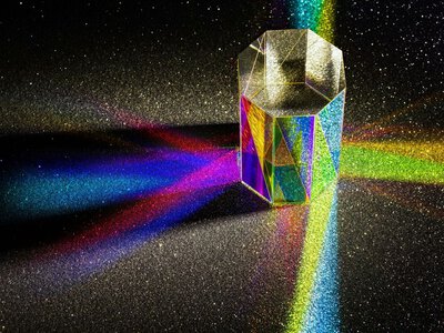 Физики обнаружили необычное свойство света, которое меняет представления о его поведении