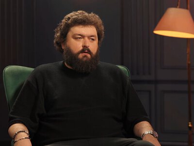 Кровоизлияние в мозг и операции: что известно об умершем комике Вени