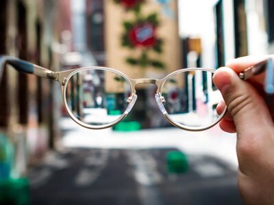 Лазерная коррекция зрения: можно ли делать операцию до беременности и что важно знать о процедуре
