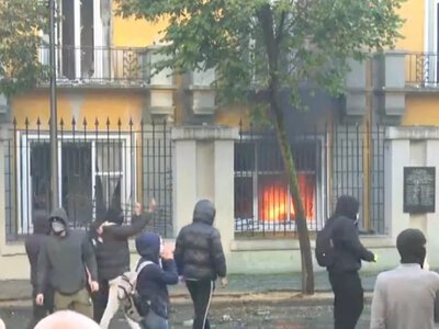  В Албании студенческие протесты переросли в столкновения с полицией 