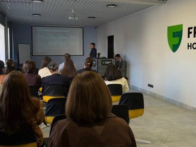 Как защитить данные и безопасно пользоваться ИИ: в Карагандинской области прошёл обучающий семинар