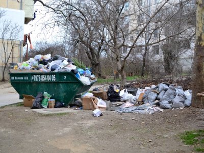 В Севастополе признали тяжелую ситуацию с вывозом мусора из города