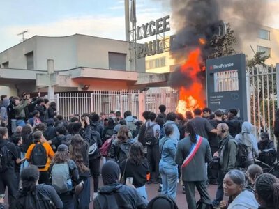  Во Франции с начала протестов старшеклассников задержали более 1 200 человек 