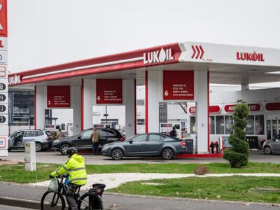  США продлили исключение из санкций для зарубежных заправок «Лукойла» 