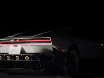 Маск представил летающий автомобиль Roadster