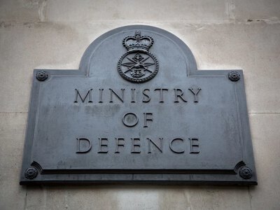Британская разведка показала разбитый военный аэродром РФ после поражения находившихся там самолётов
