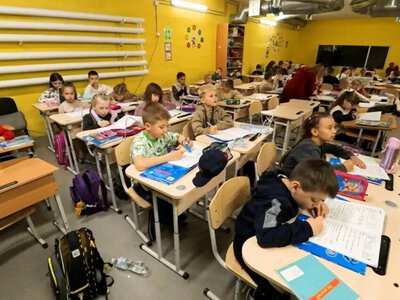  Лишь 42% школ в Украине могут продолжать обучение во время тревог – МОН 