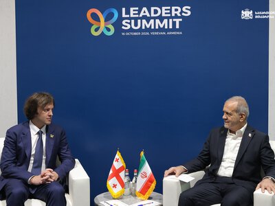 Кобахидзе провел переговоры с президентом Ирана в Ереване