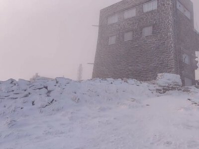 В Карпатах ухудшилась погода: спасатели призывают туристов воздержаться от походов