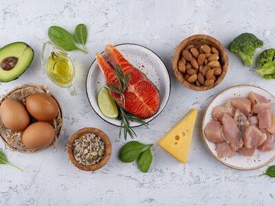 Які продукти не варто робити основою щоденного меню: у чому ризик одноманітного харчування