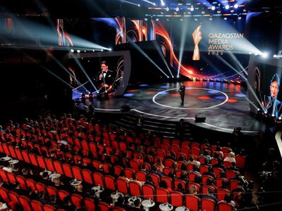  Кто стал лучшим журналистом года: итоги премий «Тұмар» и «Үркер» 