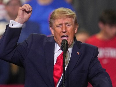Трамп приостановил действие новых пошлин против РФ: что это значит для Украины