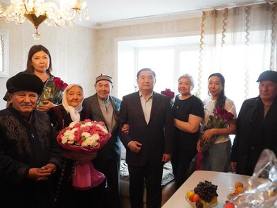 Марат Ахметжанов встретился с 90-летними аксакалами Кокшетау