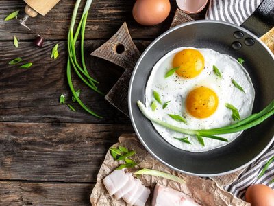 Мифы об яйцах на завтрак: какие сочетания продуктов на самом деле безопасны и что действительно вредит