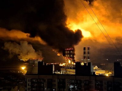 Массированная атака дронов на Санкт-Петербург: горит нефтяной терминал, тысячи жителей без света (фото, видео)