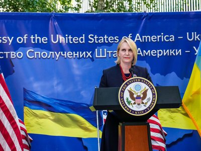 Бринк: Трамп потакает Путину и подвергает США опасности