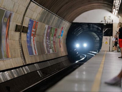 В Киеве закрыли две станции метро после ударов России