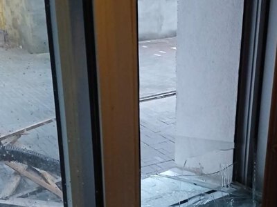 В результате атаки России в Киеве повреждено здание НКРЭКУ (ФОТО)