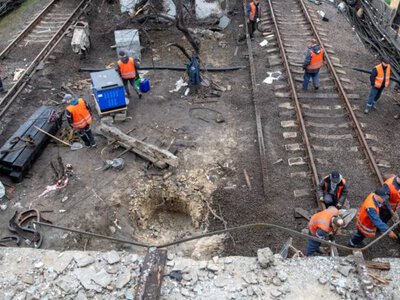 Киевское метро после атаки рф возвращается к обычному режиму работы, но без остановки на станции Черниговская