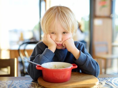 Ребенок плохо ест: 5 распространенных ошибок родителей