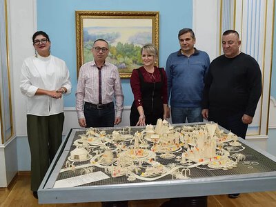 В Николаеве покажут, какой могла стать «Сказка»: музею передали старый макет городка