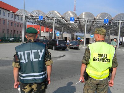 Совместный контроль на границе: Польша готова перенести украинскую таможню на свою территорию из-за обстрелов