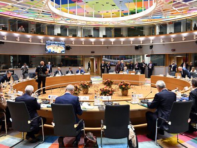 Европа ищет представителя для прямых переговоров с Путиным