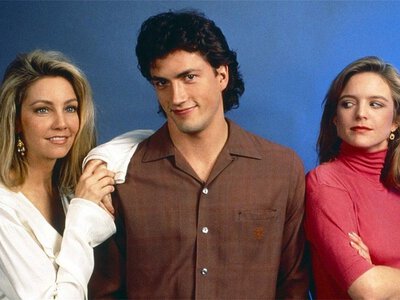 Звезда сериала Район Мелроуз оказался в центре брачного скандала: почему его свадьба вызвала ажиотаж