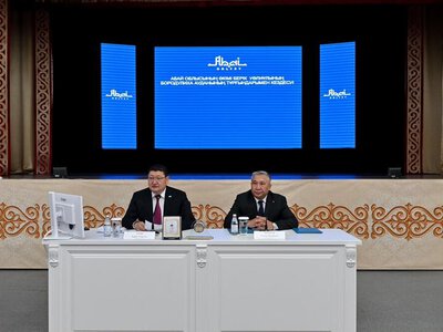 Аким области Абай встретился с жителями Бородулихинского района