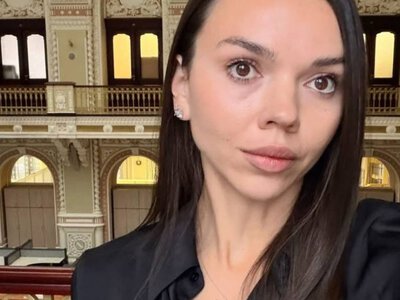 Дарья Софина отрицает выезд из страны на фоне обысков в НБУ
