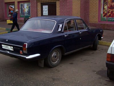 Машины стареют, мировые бренды ушли: российский авторынок движется по кубинскому сценарию