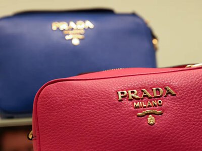Prada демонстрирует устойчивость на рынке предметов роскоши — как экстремальное лето повлияло на посещаемость магазинов