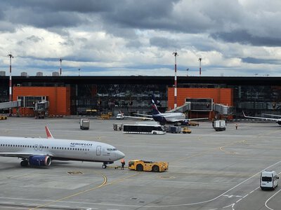 Атака дронов парализовала Москву: закрыты все четыре аэропорта, задержано более 340 рейсов