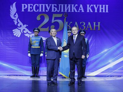 В преддверии Дня Республики государственными наградами отмечены около 50 жителей Жетісу