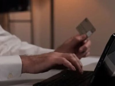 Перевели деньги родственнику на карту: когда средства могут заморозить
