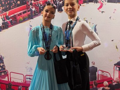 Юные украинские танцоры победили на международном чемпионате по бальным танцам в Великобритании