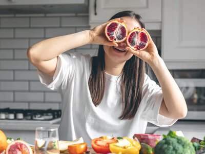 Снижаем уровень холестерина естественным путем: топ-5 продуктов в ежедневном рационе