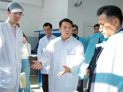 В Алматы открыли первую государственную лабораторию, где индивидуальные ортезы создают с помощью 3D-технологий