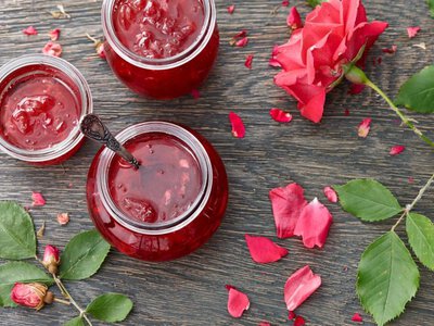 Варення з шипшини з лимоном: як зварити густі домашні ласощі