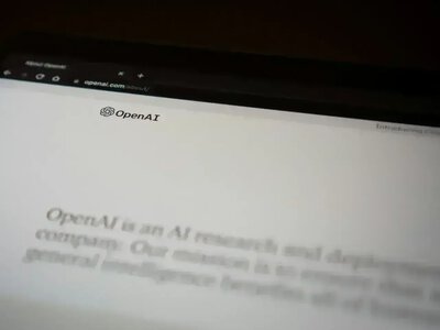 OpenAI больше не будет обучать свои модели ИИ на открытом интернете — СМИ