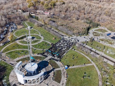 В области Абай в честь Дня Республики состоялась церемония поднятия Государственного флага