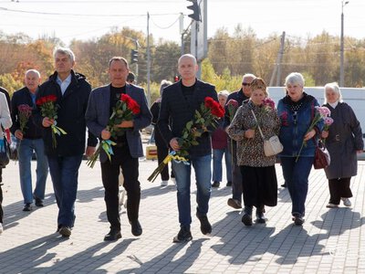 Годовщина освобождения Днепра: горожане почтили память погибших воинов