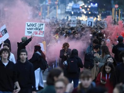 Погромы в Барселоне и столкновения во Франции: что происходит на протестах в Европе