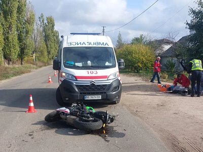 В Николаеве в ДТП с ВАЗ и мотоциклом Kawasaki пострадали два человека