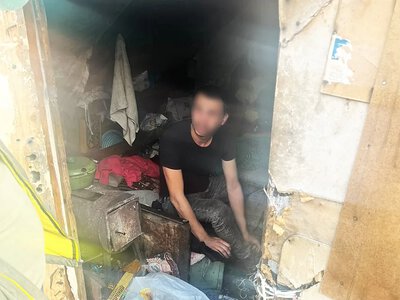В Николаеве мужчина повалил прохожего на землю и ограбил: подозреваемого нашли в лесополосе