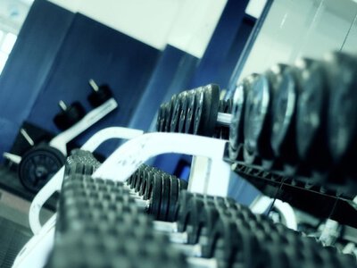 России разрешили провести чемпионат мира по тяжелой атлетике, несмотря на войну против Украины