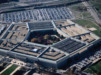 Пентагон готовит военные базы США к 90 дням автономной работы на случай масштабной войны — Fox News