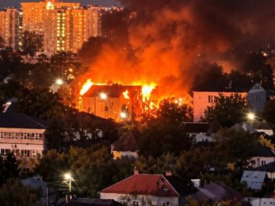 В Воронеже после атаки дронов остановились поезда, бушуют пожары 