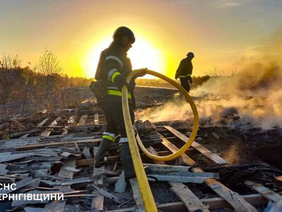 РФ атаковала агропредприятия Черниговщины: повреждено зернохранилище, ранены